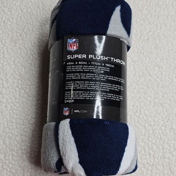 New England Patriots 46x60 Super Plush Throw Blanket NFL - Picture 2 of 4